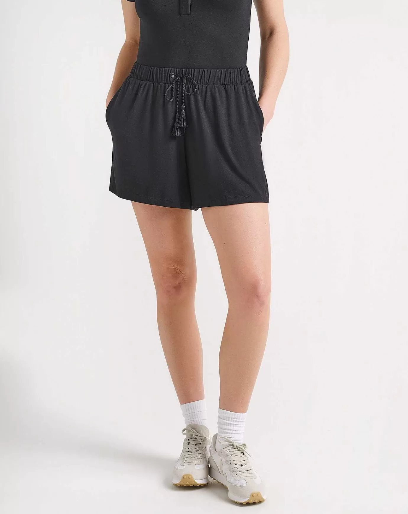 New Travis Mathew Pearly Shells Short Black