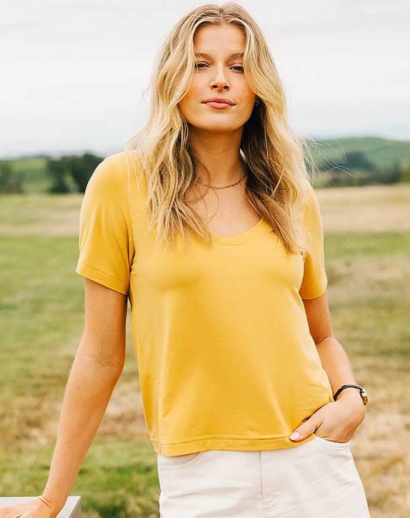 Fashion Travis Mathew Phillipa Top Bright Gold