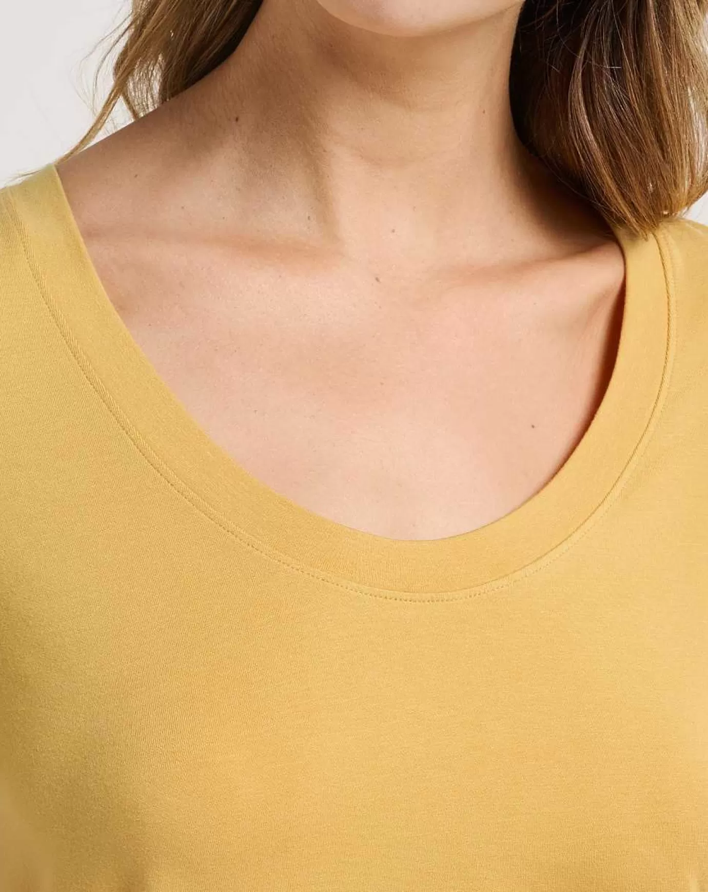 Fashion Travis Mathew Phillipa Top Bright Gold